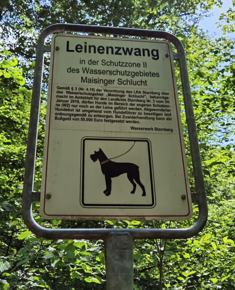 Maisinger Schlucht mit Hund - das ist möglich. Beachte bitte die Verordnung.