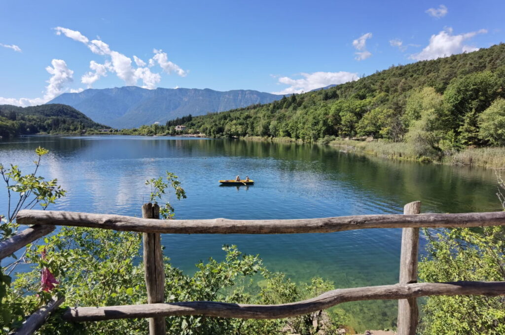 Italien Ausflugsziele - der Große Montiggler See nahe Bozen