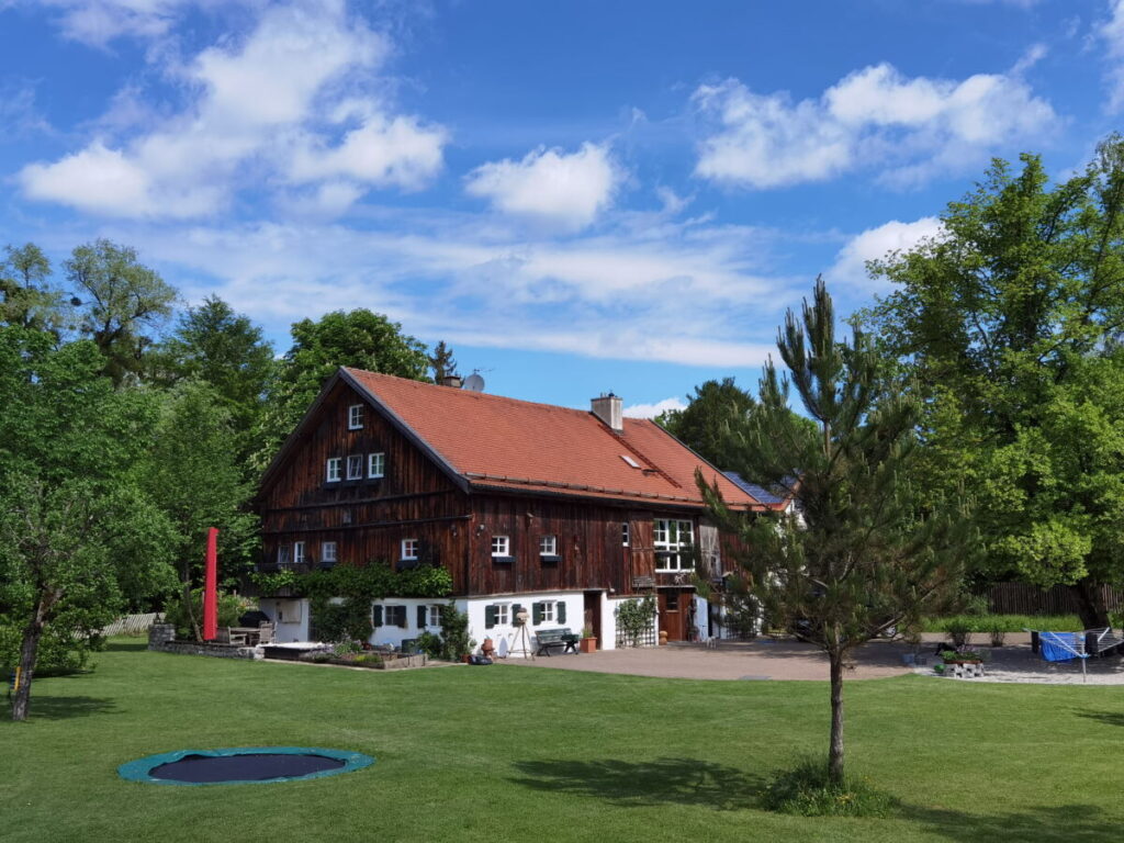 Das historische Bachweberhaus in Maising - heute ein Wohnhaus